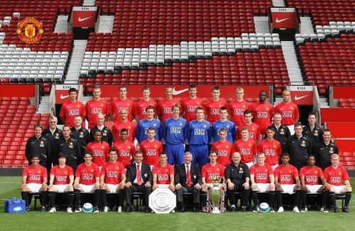 Obrazek przedstawiający członków (i inne atrybuty) drużyny Manchester United